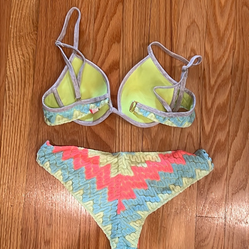 Victoria’s Secret Swim bikini, green blue pink, size small 34A - Picture 4 of 5